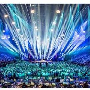 如何操作好舞臺燈光